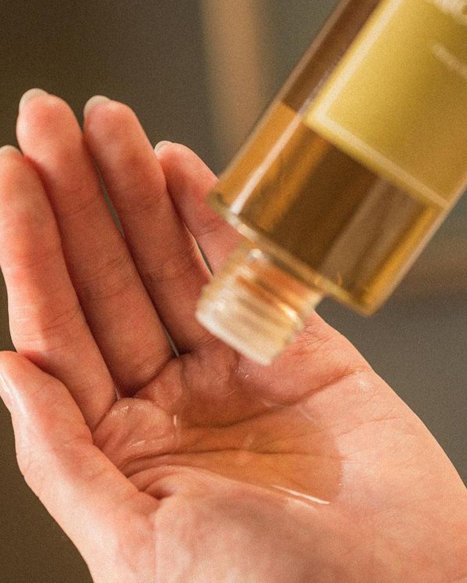 Mannelijke muggwortsextract serum voor kalmerende gevoelige huid Vermindering roodheid en hydratatie 3